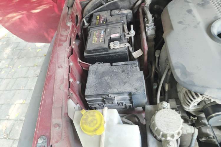 Used BAIC Off-Road BJ40 2016 40L 2.3T Automatic All-Wheel Drive Premium Edition Engine Bay Right