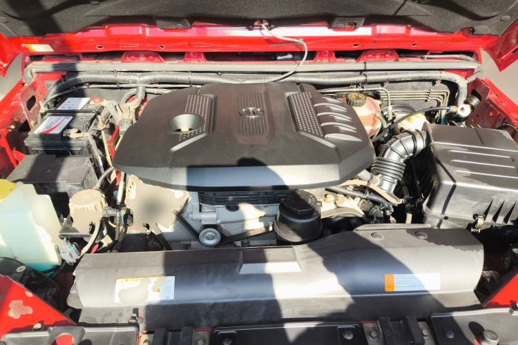 Used BAIC Off-Road BJ40 2016 40L 2.0T Manual All-Wheel Drive Prestige Edition Engine Bay