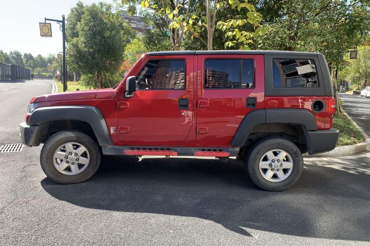 Used BAIC Off-Road BJ40 2016 40L 2.0T Manual Two-Wheel Drive Luxury Edition Exterior 1
