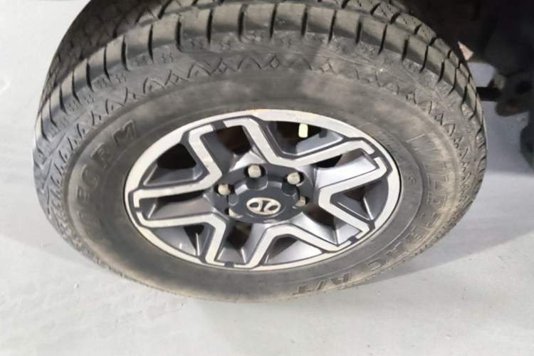 Used BAIC Off-Road BJ40 2016 40L 2.3T Automatic All-Wheel Drive Premium Edition Exterior 5