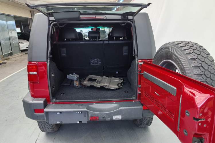 Used BAIC Off-Road BJ40 2016 40L 2.3T Automatic All-Wheel Drive Premium Edition Exterior 7