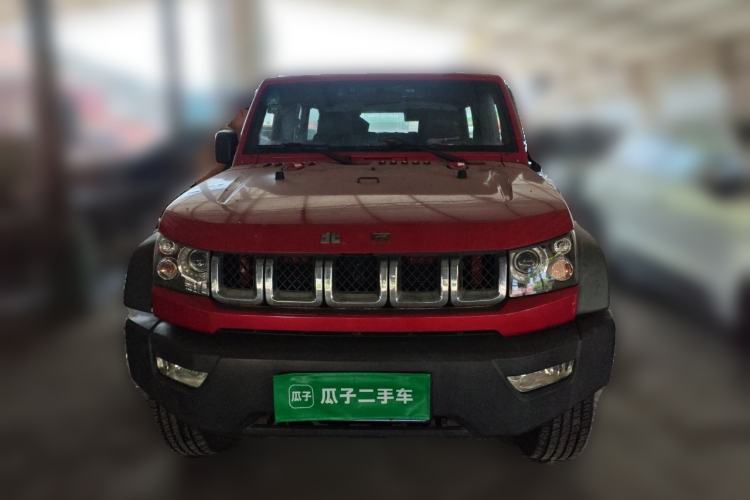 Used BAIC Off-Road BJ40 2016 40L 2.0T Manual Two-Wheel Drive Luxury Edition Front