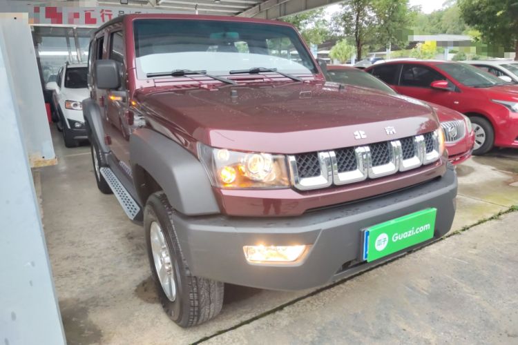Used BAIC Off-Road BJ40 2016 40L 2.0T Manual Two-Wheel Drive Luxury Edition Front Right 45 Deg