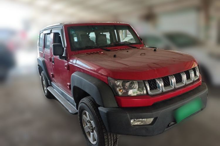 Used BAIC Off-Road BJ40 2016 40L 2.0T Manual Two-Wheel Drive Luxury Edition Front Right 45 Deg