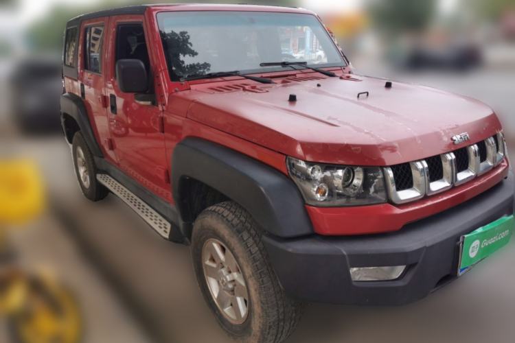 Used BAIC Off-Road BJ40 2016 40L 2.0T Manual Two-Wheel Drive Luxury Edition Front Right 45 Deg