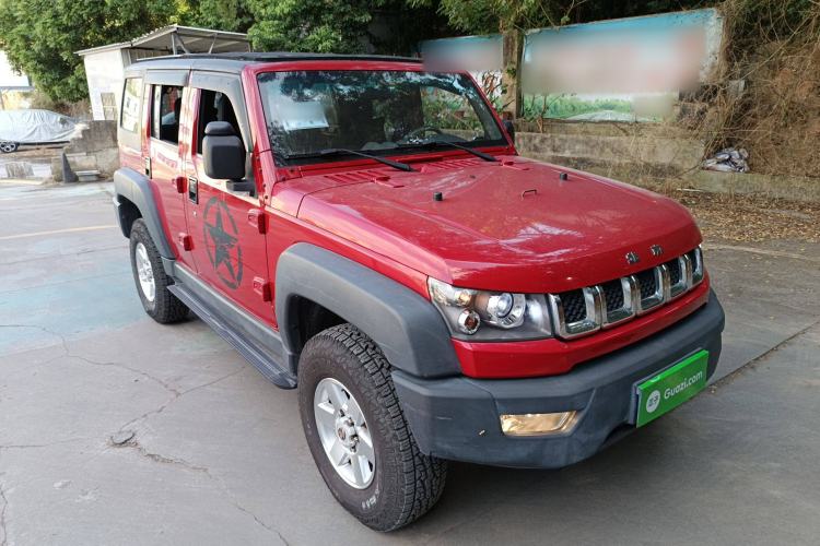 Used BAIC Off-Road BJ40 2016 40L 2.0T Manual Two-Wheel Drive Luxury Edition Front Right 45 Deg