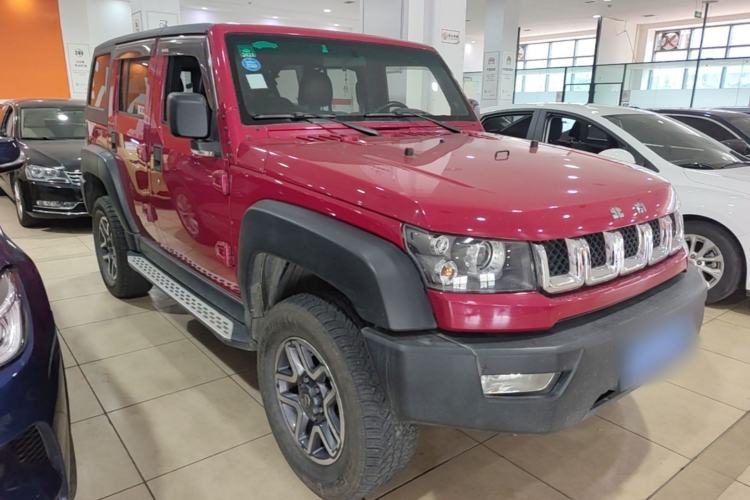 Used BAIC Off-Road BJ40 2016 40L 2.3T Automatic All-Wheel Drive Premium Edition Front Right 45 Deg