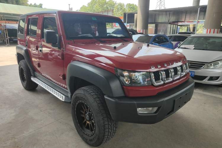 Used BAIC Off-Road BJ40 2016 40L 2.3T Automatic All-Wheel Drive Premium Edition Front Right 45 Deg