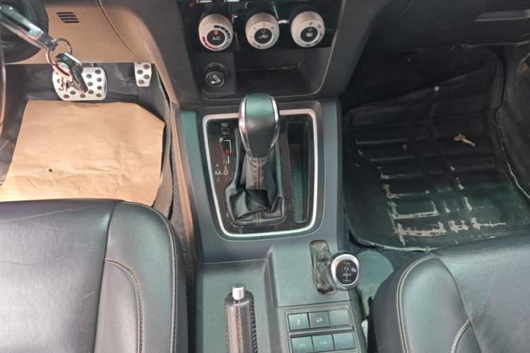 Used BAIC Off-Road BJ40 2016 40L 2.3T Automatic All-Wheel Drive Premium Edition Gear Lever