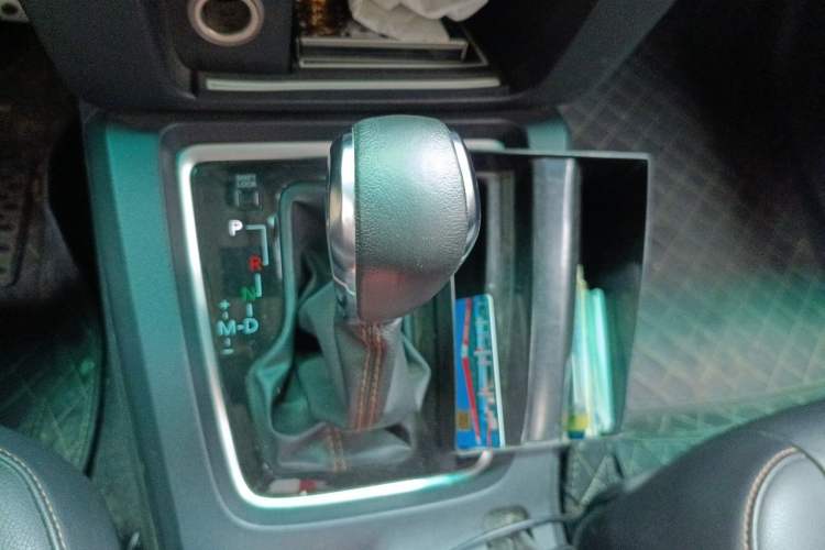 Used BAIC Off-Road BJ40 2016 40L 2.3T Automatic All-Wheel Drive Premium Edition Gear Lever