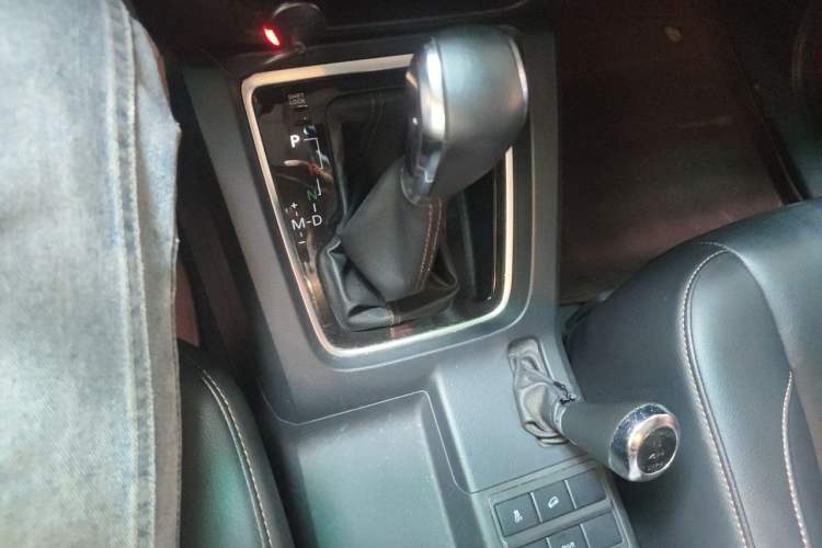 Used BAIC Off-Road BJ40 2016 40L 2.3T Automatic All-Wheel Drive Premium Edition Gear Lever