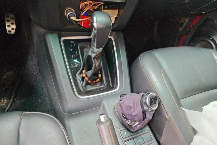 Used BAIC Off-Road BJ40 2016 40L 2.3T Automatic All-Wheel Drive Premium Edition Gear Lever