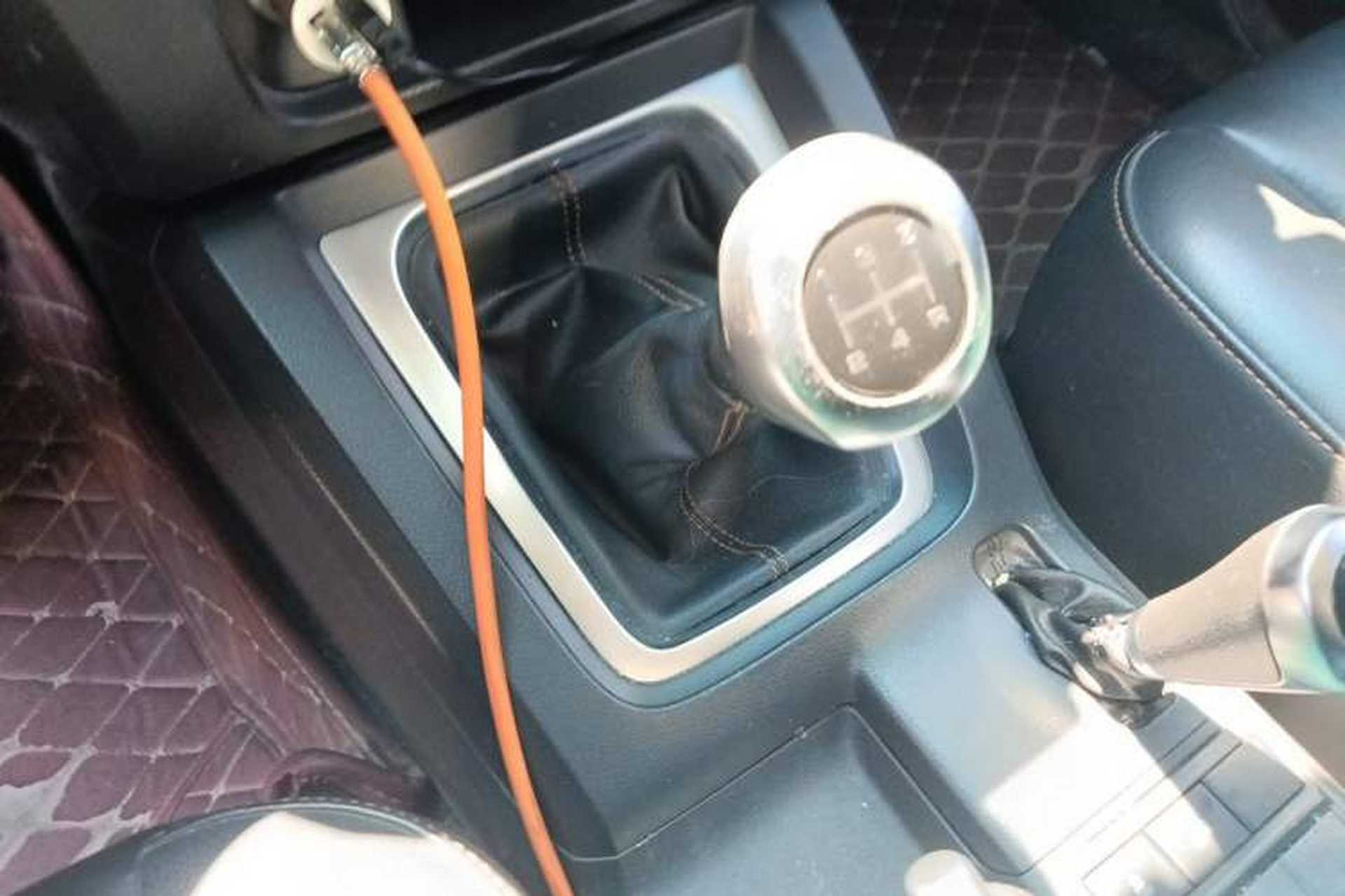 Used BAIC Off-Road BJ40 2016 40L 2.0T Manual All-Wheel Drive Prestige Edition Gear Lever