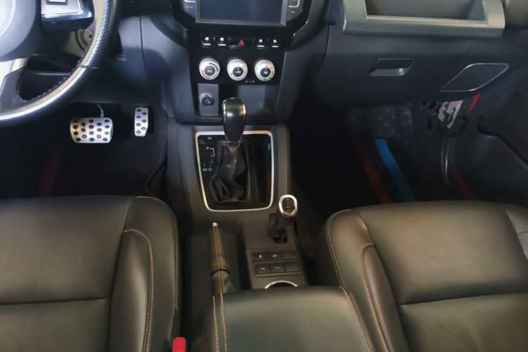 Used BAIC Off-Road BJ40 2016 40L 2.3T Automatic All-Wheel Drive Premium Edition Gear Lever