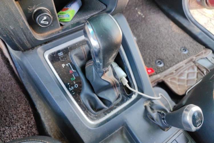 Used BAIC Off-Road BJ40 2016 40L 2.3T Automatic All-Wheel Drive Premium Edition Gear Lever