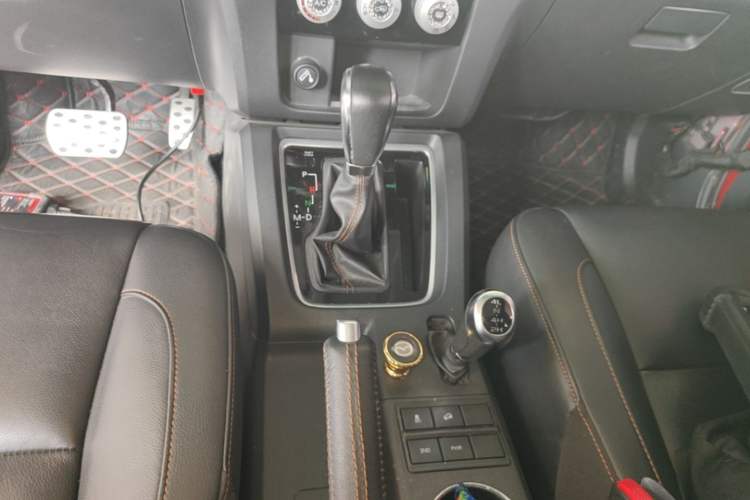 Used BAIC Off-Road BJ40 2016 40L 2.3T Automatic All-Wheel Drive Premium Edition Gear Lever