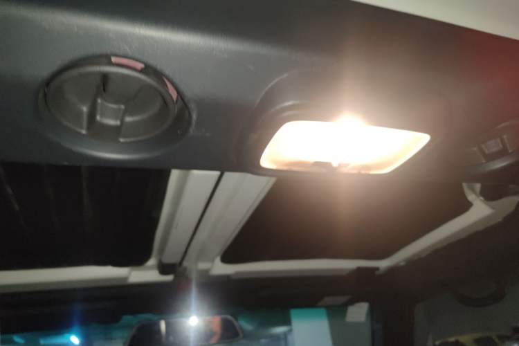 Used BAIC Off-Road BJ40 2016 2.0T Manual Four-Wheel Drive Prestige Edition Headliner
