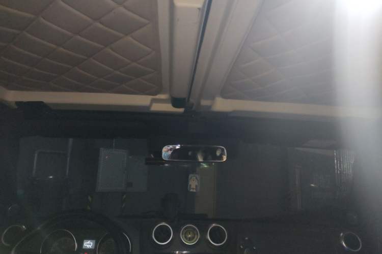 Used BAIC Off-Road BJ40 2016 40L 2.3T Automatic All-Wheel Drive Premium Edition Headliner