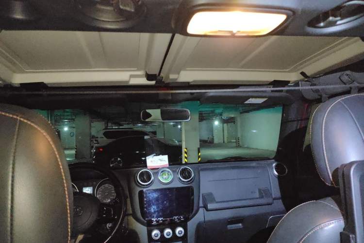 Used BAIC Off-Road BJ40 2016 40L 2.3T Automatic All-Wheel Drive Premium Edition Headliner