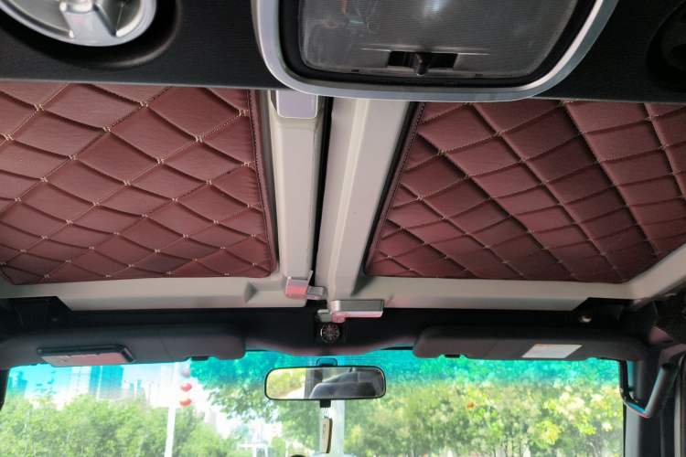 Used BAIC Off-Road BJ40 2016 40L 2.3T Automatic All-Wheel Drive Premium Edition Headliner
