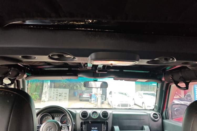 Used BAIC Off-Road BJ40 2016 40L 2.3T Automatic All-Wheel Drive Premium Edition Headliner