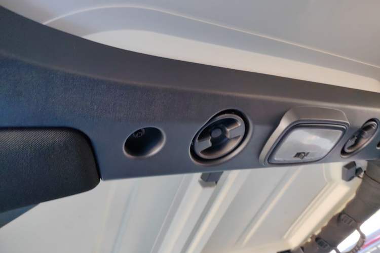 Used BAIC Off-Road BJ40 2016 40L 2.3T Automatic All-Wheel Drive Premium Edition Headliner