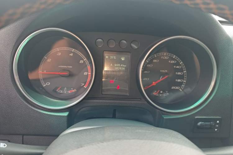 Used BAIC Off-Road BJ40 2016 40L 2.3T Automatic All-Wheel Drive Premium Edition Instrument Cluster