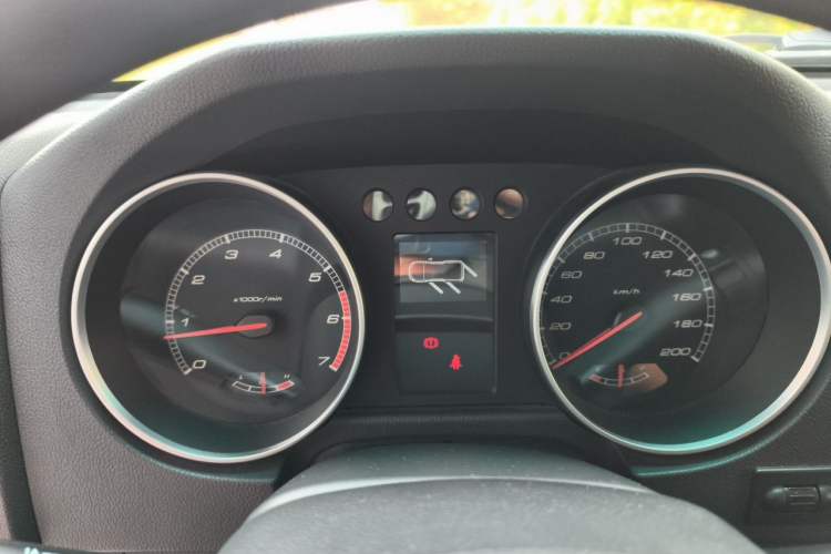 Used BAIC Off-Road BJ40 2016 40L 2.3T Automatic Two-Wheel Drive Luxury Edition Instrument Cluster