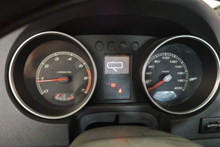 Used BAIC Off-Road BJ40 2016 40L 2.0T Manual Two-Wheel Drive Luxury Edition Instrument Cluster