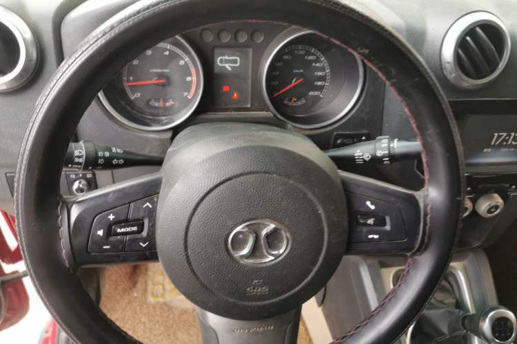 Used BAIC Off-Road BJ40 2016 40L 2.0T Manual Two-Wheel Drive Luxury Edition Instrument Cluster