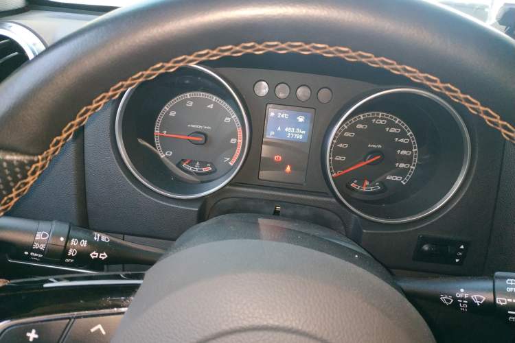 Used BAIC Off-Road BJ40 2016 40L 2.3T Automatic All-Wheel Drive Premium Edition Instrument Cluster