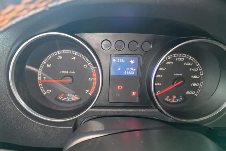 Used BAIC Off-Road BJ40 2016 40L 2.0T Manual All-Wheel Drive Prestige Edition Instrument Cluster