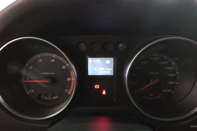 Used BAIC Off-Road BJ40 2016 40L 2.3T Automatic All-Wheel Drive Premium Edition Instrument Cluster