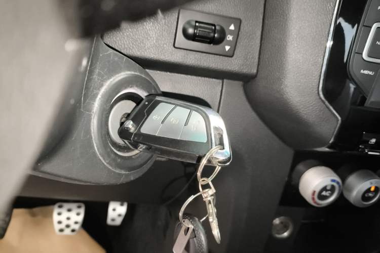Used BAIC Off-Road BJ40 2016 40L 2.0T Manual All-Wheel Drive Prestige Edition Interior 1