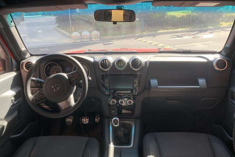 Used BAIC Off-Road BJ40 2016 40L 2.0T Manual Two-Wheel Drive Luxury Edition Interior 1