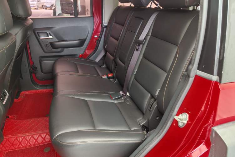 Used BAIC Off-Road BJ40 2016 40L 2.3T Automatic All-Wheel Drive Premium Edition Interior 2