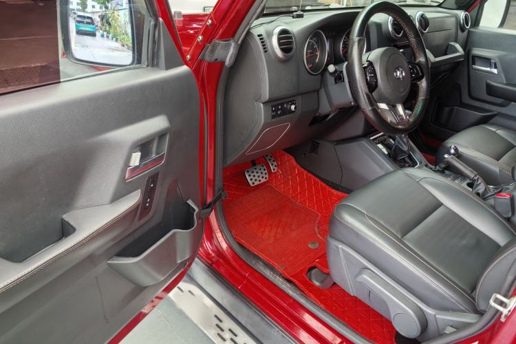 Used BAIC Off-Road BJ40 2016 40L 2.3T Automatic All-Wheel Drive Premium Edition Interior 4