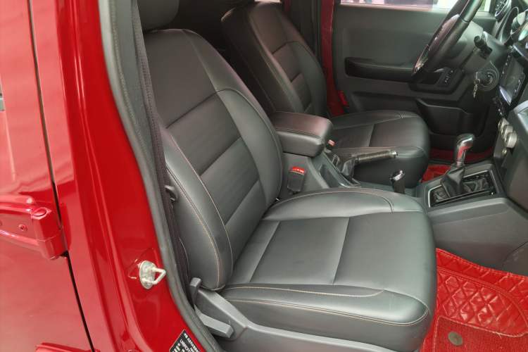 Used BAIC Off-Road BJ40 2016 40L 2.3T Automatic All-Wheel Drive Premium Edition Interior 5