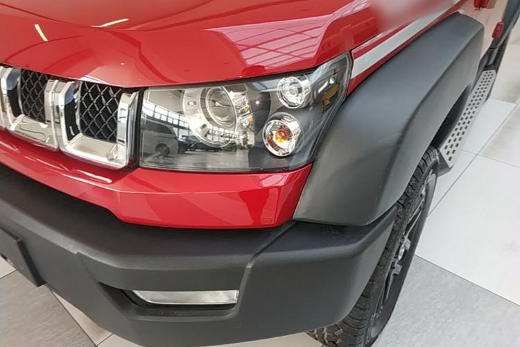Used BAIC Off-Road BJ40 2016 40L 2.3T Automatic All-Wheel Drive Premium Edition Left Front Headlight