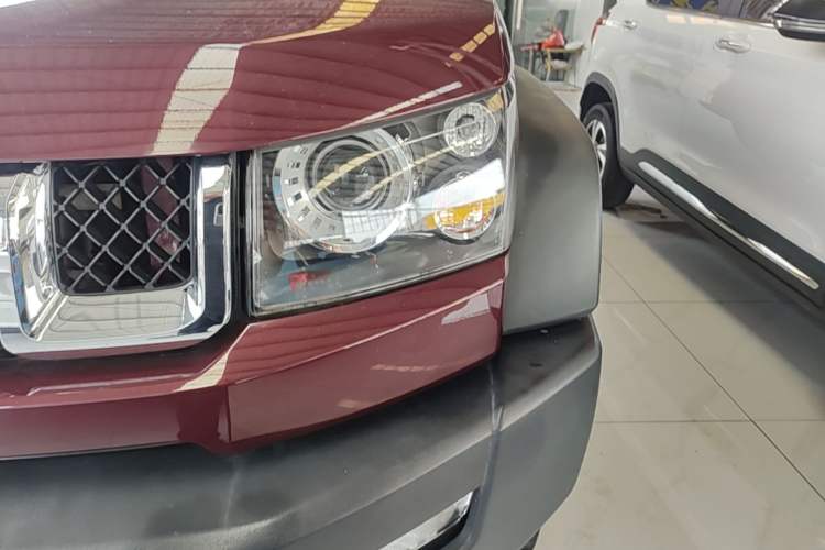 Used BAIC Off-Road BJ40 2016 2.0T Manual Four-Wheel Drive Prestige Edition Left Front Headlight