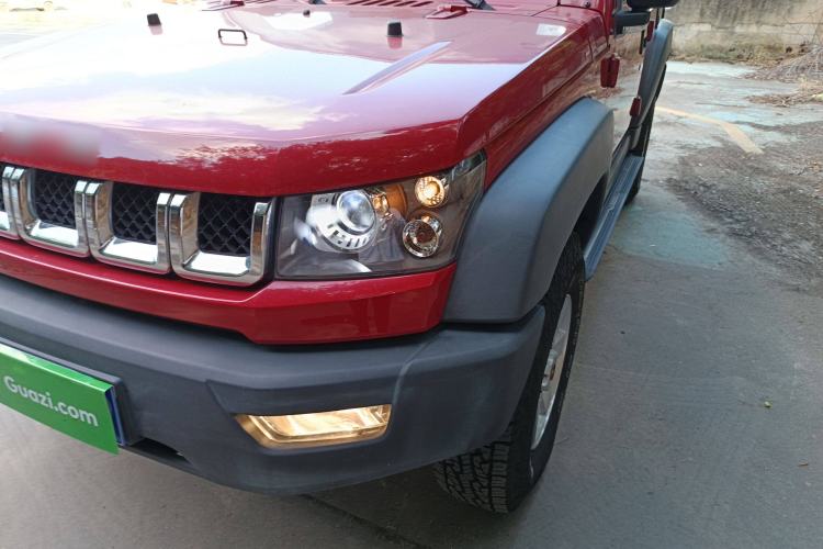 Used BAIC Off-Road BJ40 2016 40L 2.0T Manual Two-Wheel Drive Luxury Edition Left Front Headlight