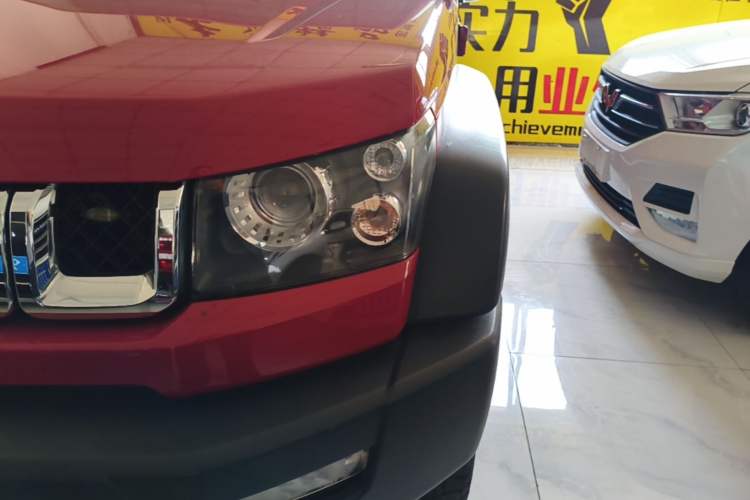 Used BAIC Off-Road BJ40 2016 40L 2.3T Automatic All-Wheel Drive Premium Edition Left Front Headlight