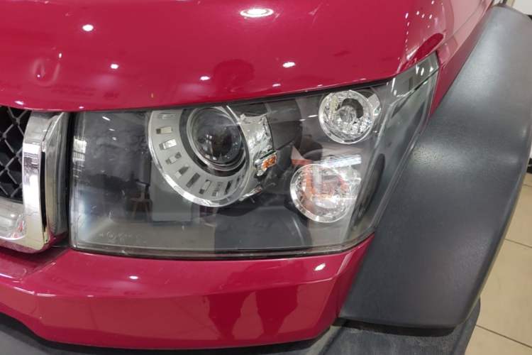 Used BAIC Off-Road BJ40 2016 40L 2.3T Automatic All-Wheel Drive Premium Edition Left Front Headlight