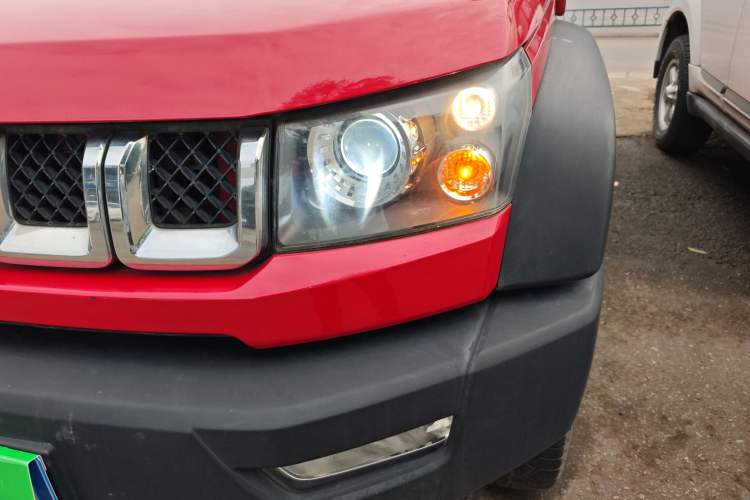 Used BAIC Off-Road BJ40 2016 40L 2.3T Automatic All-Wheel Drive Premium Edition Left Front Headlight