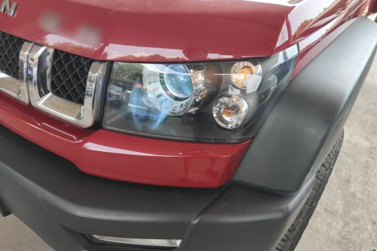Used BAIC Off-Road BJ40 2016 40L 2.3T Automatic All-Wheel Drive Premium Edition Left Front Headlight
