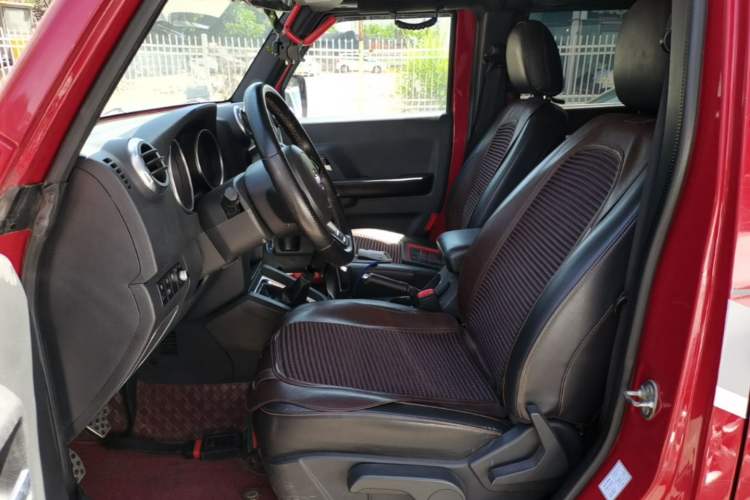 Used BAIC Off-Road BJ40 2016 40L 2.0T Manual All-Wheel Drive Prestige Edition Left Front Seat