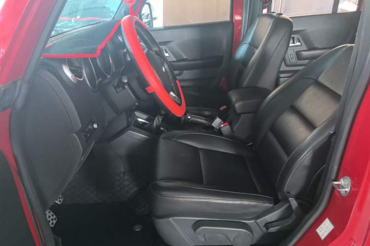 Used BAIC Off-Road BJ40 2016 40L 2.0T Manual All-Wheel Drive Prestige Edition Left Front Seat