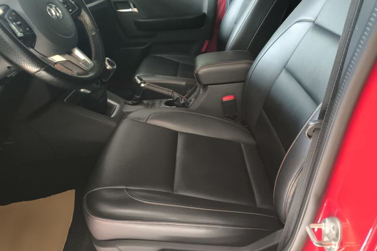 Used BAIC Off-Road BJ40 2016 40L 2.0T Manual All-Wheel Drive Prestige Edition Left Front Seat