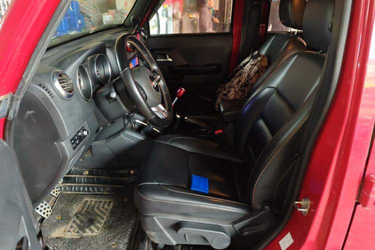 Used BAIC Off-Road BJ40 2016 40L 2.0T Manual All-Wheel Drive Prestige Edition Left Front Seat