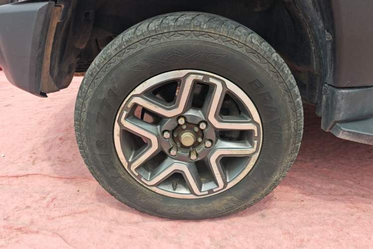 Used BAIC Off-Road BJ40 2016 40L 2.3T Automatic All-Wheel Drive Premium Edition Left Front Wheel Hub